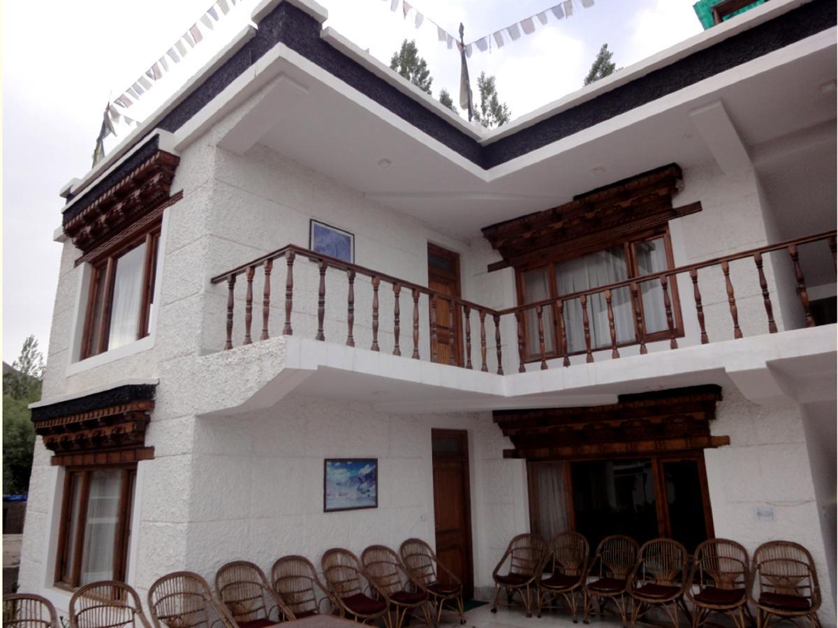 Hotel Holiday Ladakh Leh Kültér fotó